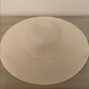 Floppy sun hat